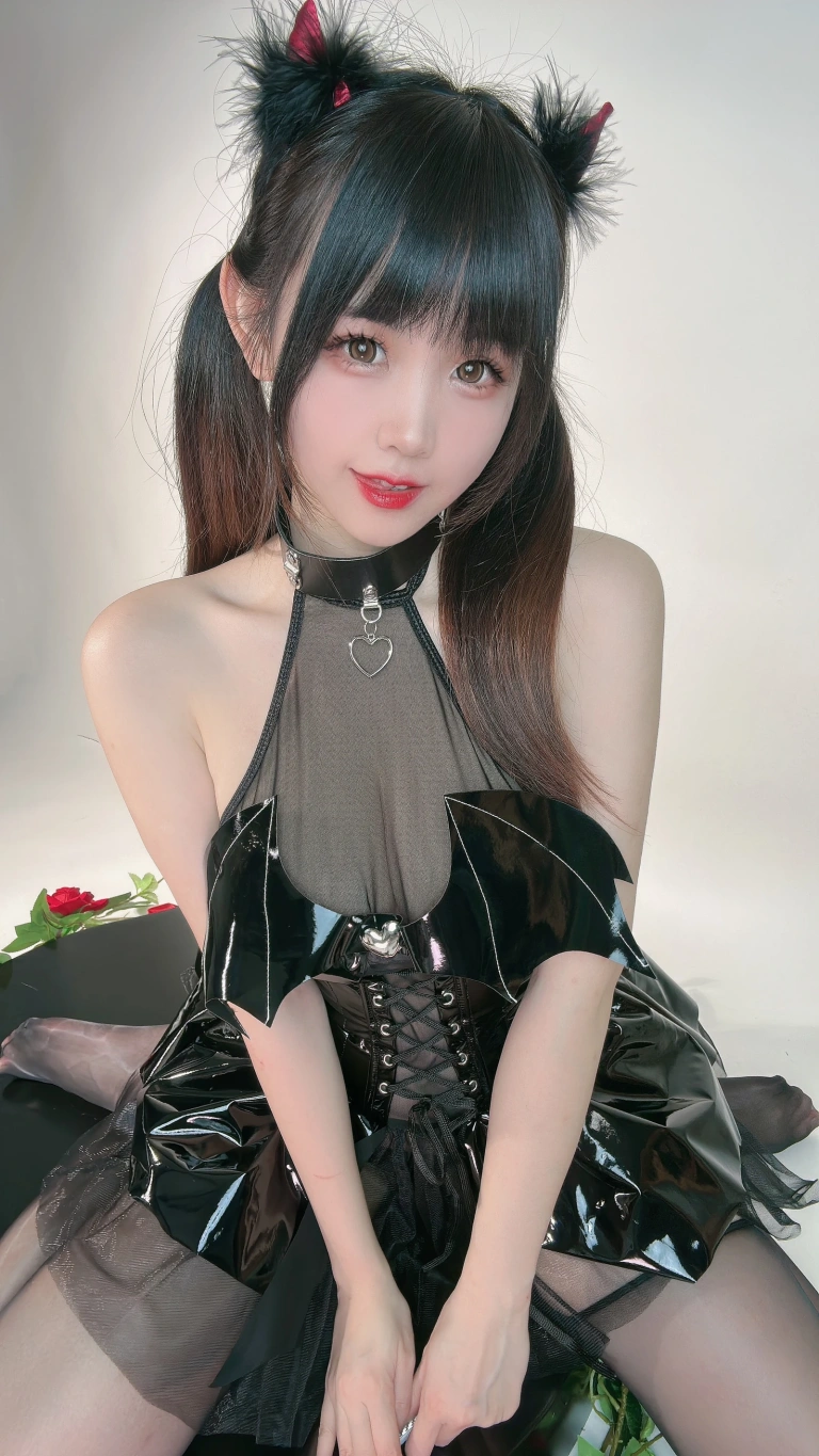 miko酱ww《小小恶魔》主题写真：29张全套美图