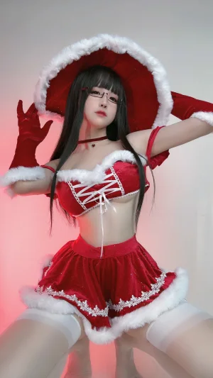 miko酱ww《圣诞魔女》主题写真：45张全套美图