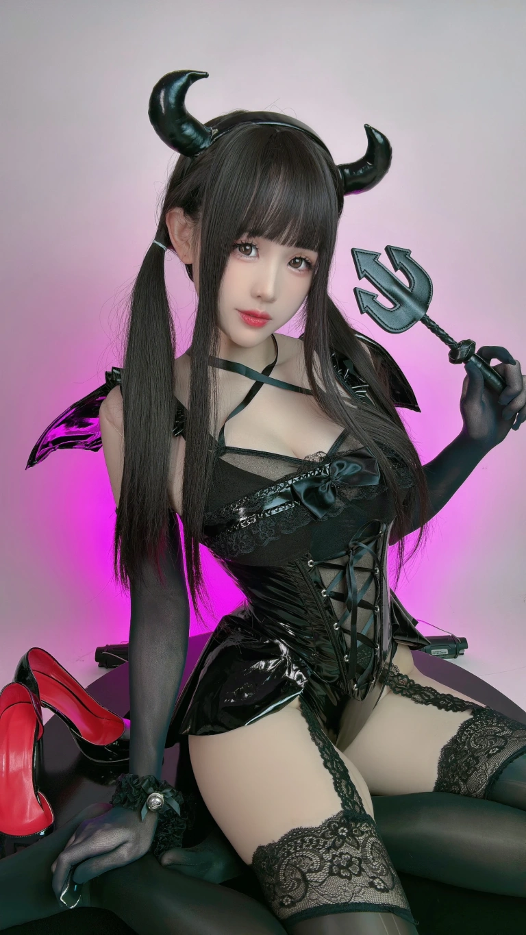 miko酱ww《mikoの蛇蝎魅魔》主题写真：31张全套美图