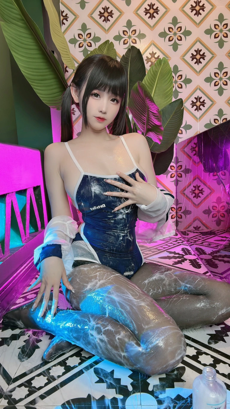 miko酱ww《泳装合集》主题写真：50张全套美图