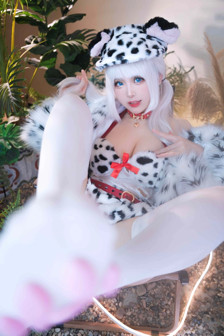 miko酱ww《点点狗》主题写真：35张全套美图