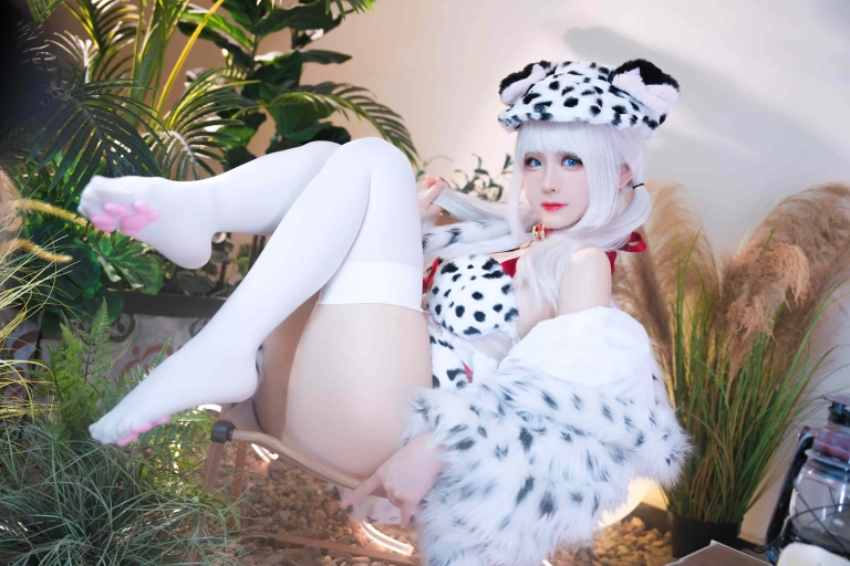 miko酱ww《点点狗》主题写真：35张全套美图