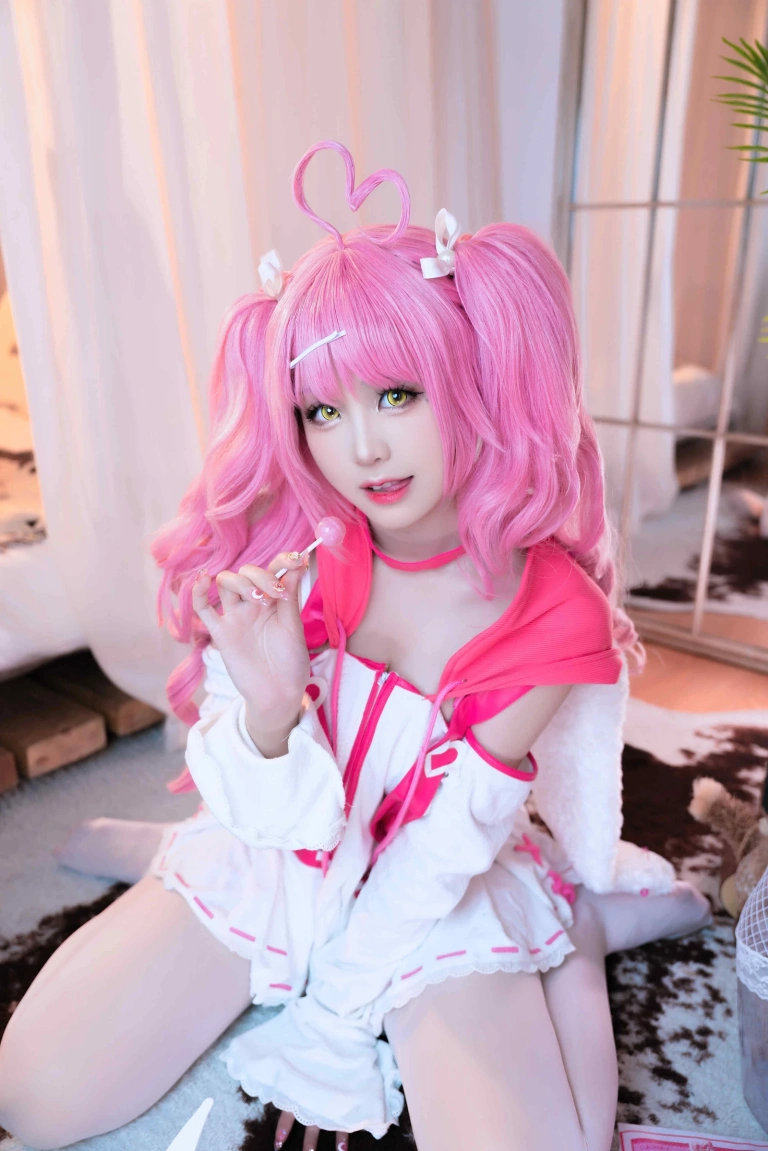 miko酱ww《卡提那》主题写真：29张全套美图