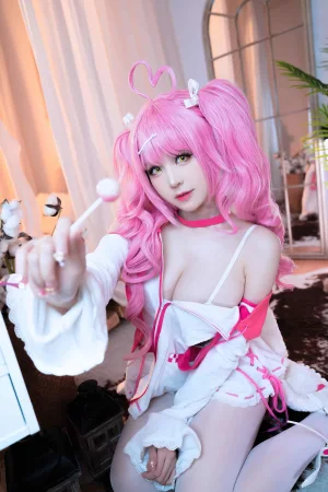 miko酱ww《卡提那》主题写真：29张全套美图