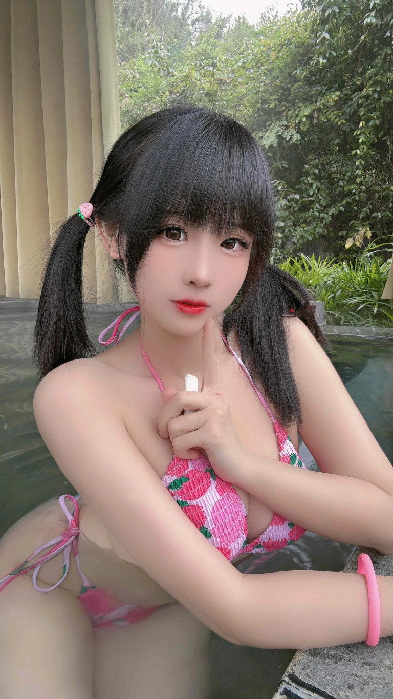 miko酱ww《冬日温泉2》主题写真：24张全套美图