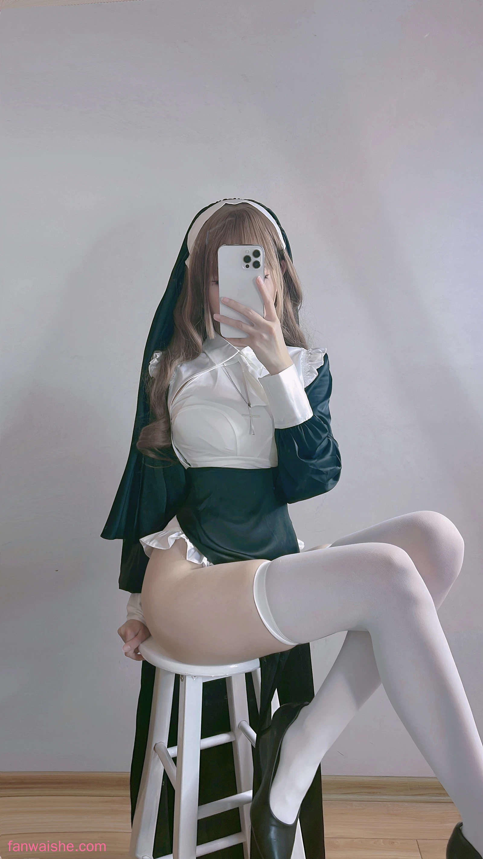 miko酱ww miko酱ww NO.56 - 自拍系列mikoの白丝01