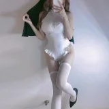 miko酱ww《自拍系列mikoの白丝01》主题写真：241张全套美图