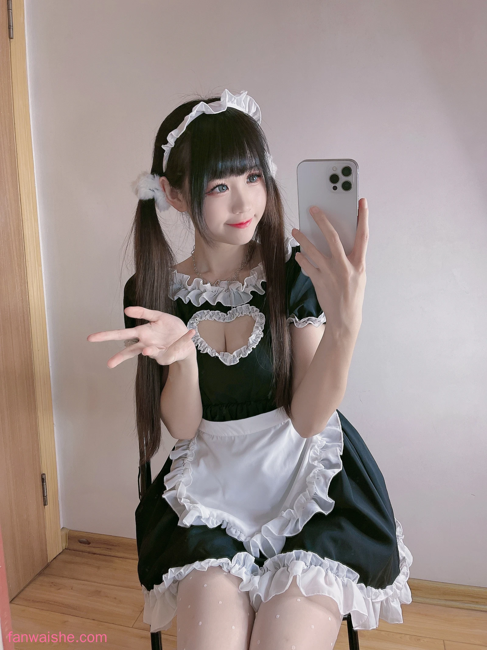 miko酱ww miko酱ww NO.56 - 自拍系列mikoの白丝01