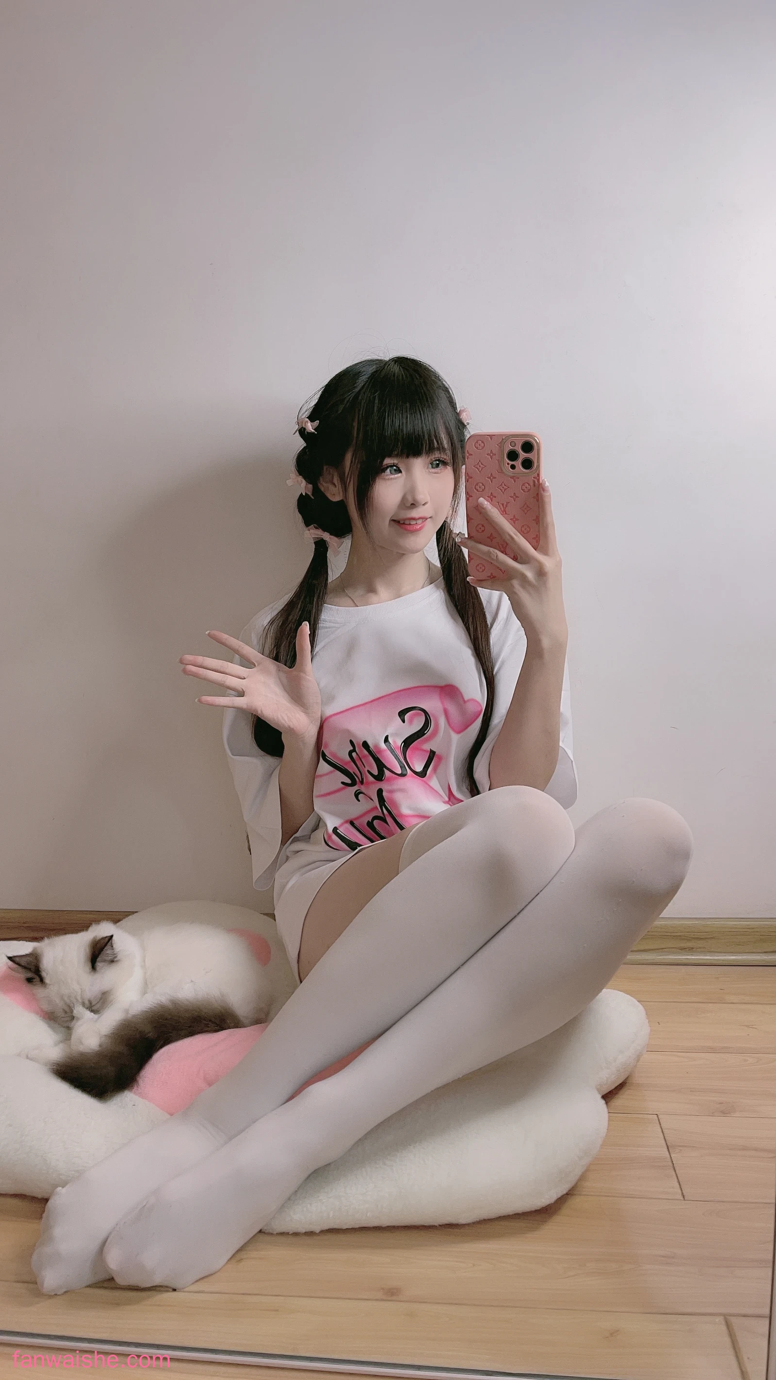 miko酱ww miko酱ww NO.56 - 自拍系列mikoの白丝01