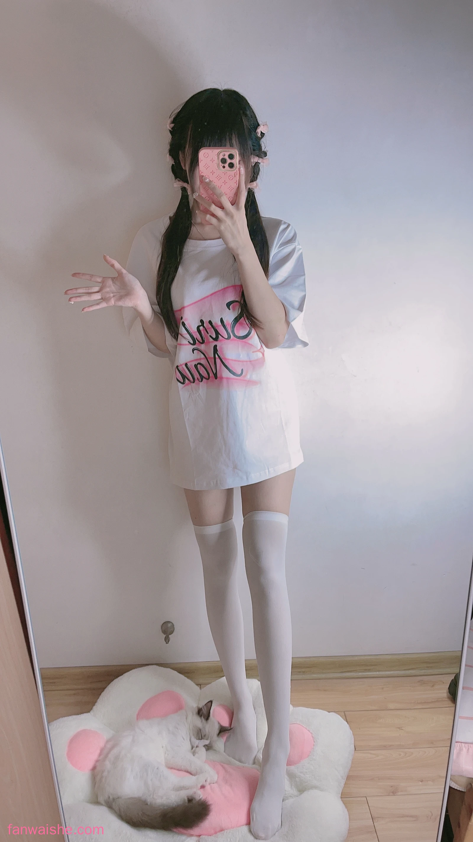 miko酱ww miko酱ww NO.56 - 自拍系列mikoの白丝01