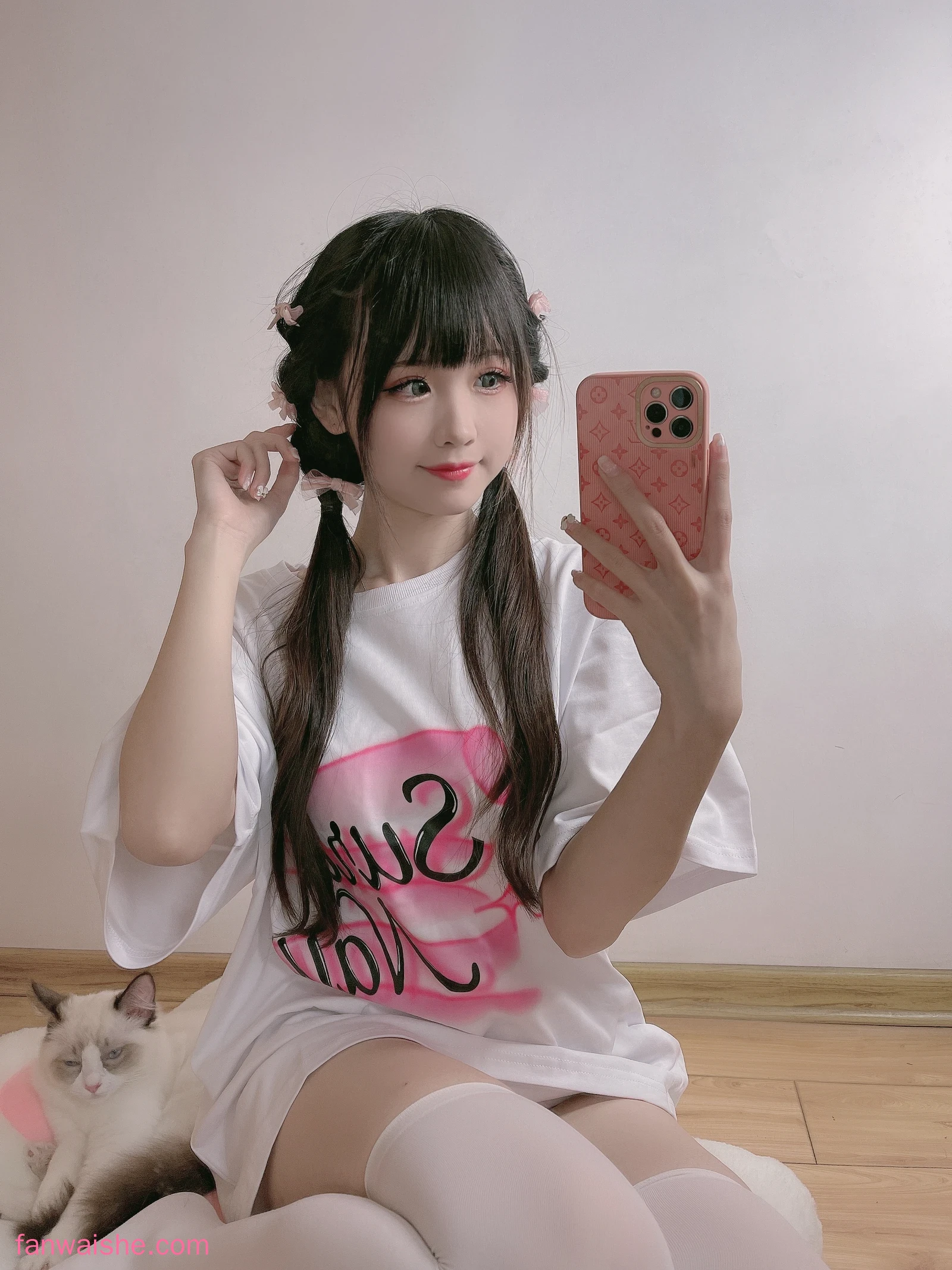 miko酱ww miko酱ww NO.56 - 自拍系列mikoの白丝01