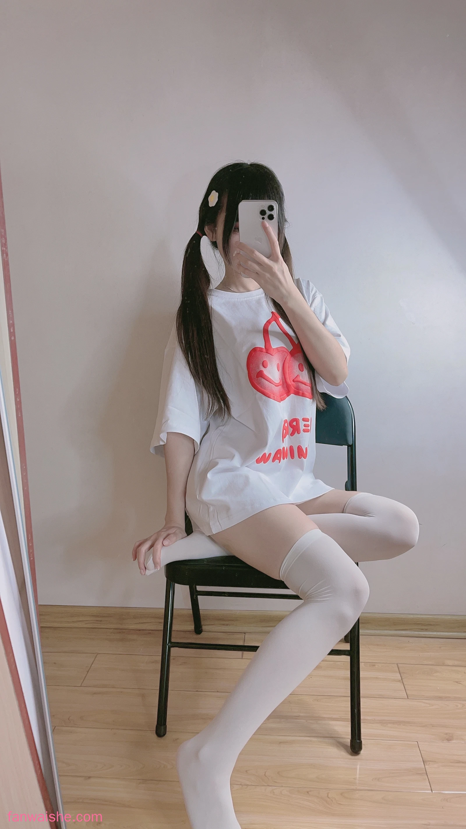 miko酱ww miko酱ww NO.56 - 自拍系列mikoの白丝01