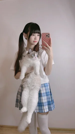 miko酱ww《自拍系列mikoの白丝02》主题写真：225张全套美图