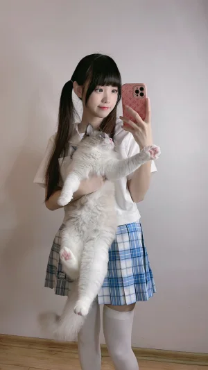 miko酱ww《自拍系列mikoの白丝02》主题写真：225张全套美图