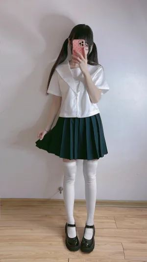 miko酱ww《自拍系列mikoの白丝03》主题写真：201张全套美图