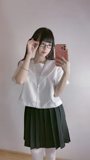 miko酱ww《自拍系列mikoの白丝03》主题写真：201张全套美图