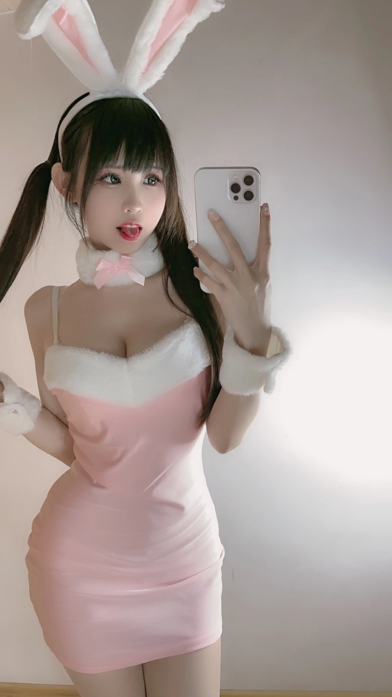 miko酱ww《自拍系列mikoの肉丝01》主题写真：114张全套美图