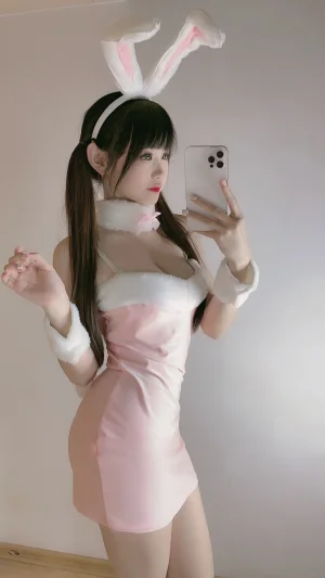 miko酱ww《自拍系列mikoの肉丝01》主题写真：114张全套美图