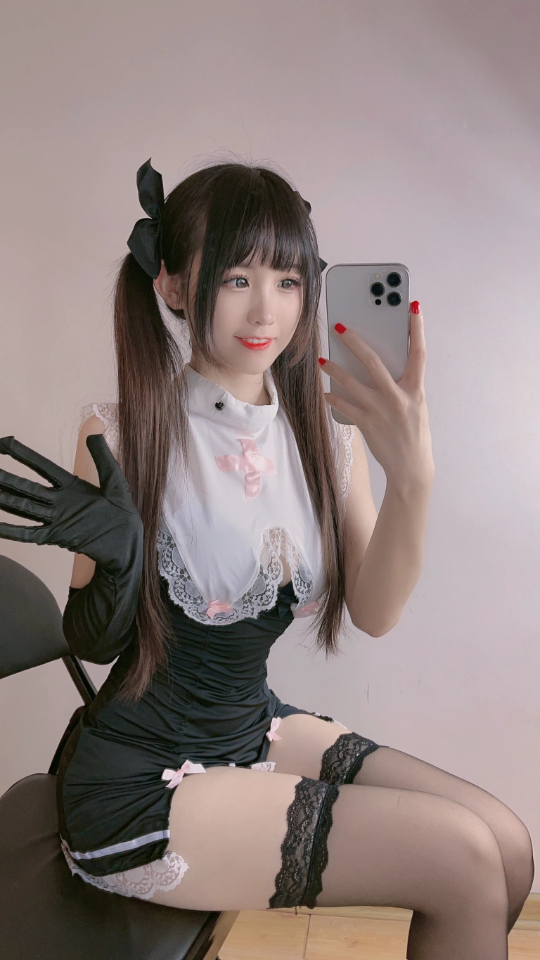 miko酱ww《自拍系列mikoの黑丝01》主题写真：229张全套美图