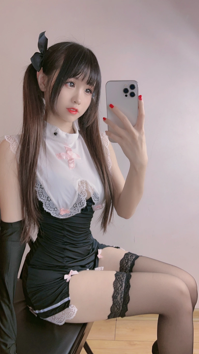 miko酱ww《自拍系列mikoの黑丝01》主题写真：229张全套美图
