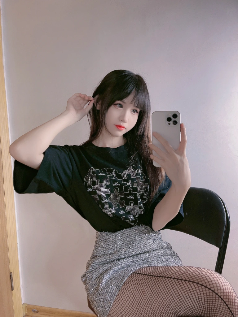 miko酱ww《自拍系列mikoの黑丝02》主题写真：187张全套美图