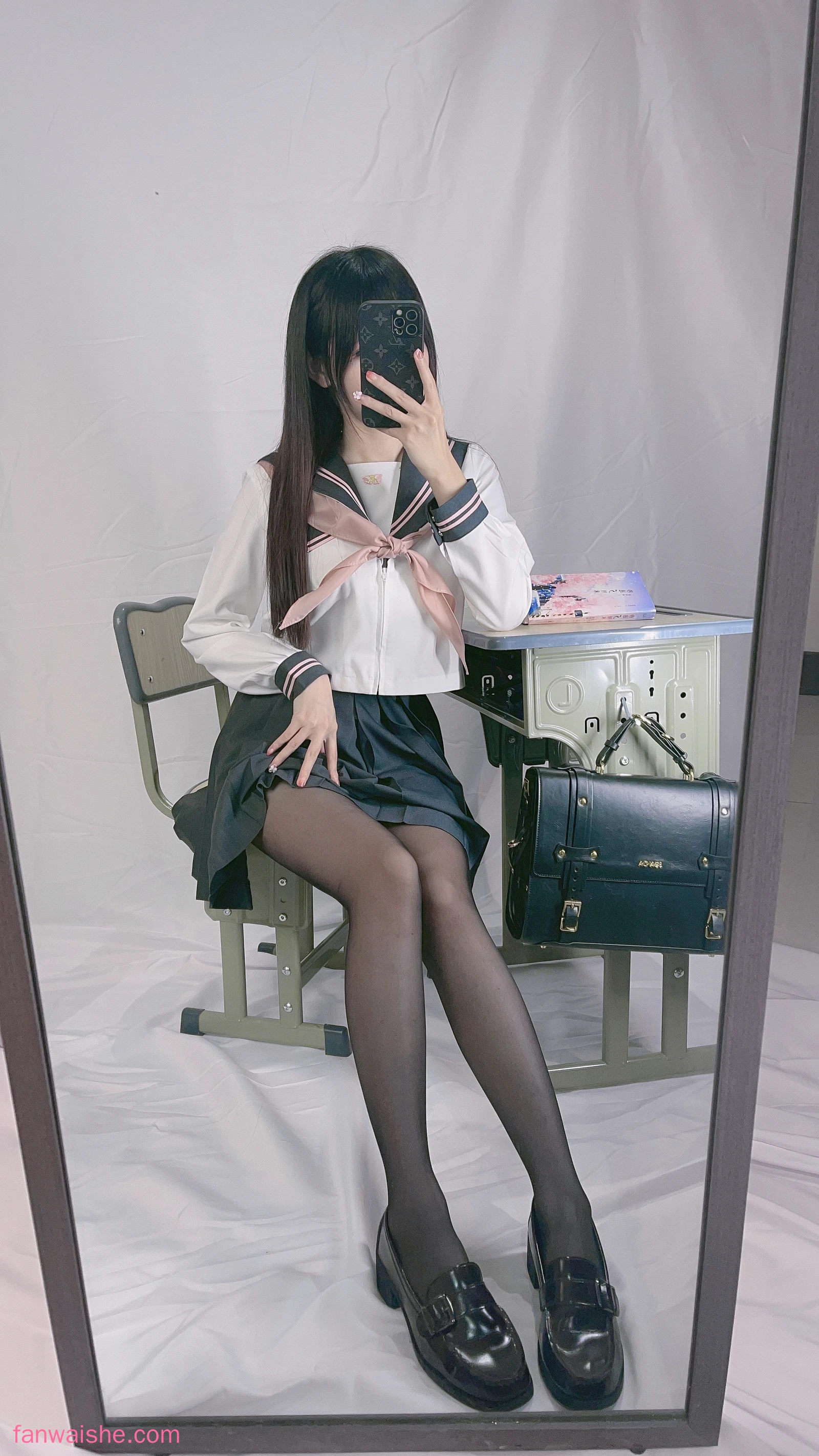 miko酱ww miko酱ww NO.61 - 自拍系列mikoの黑丝02