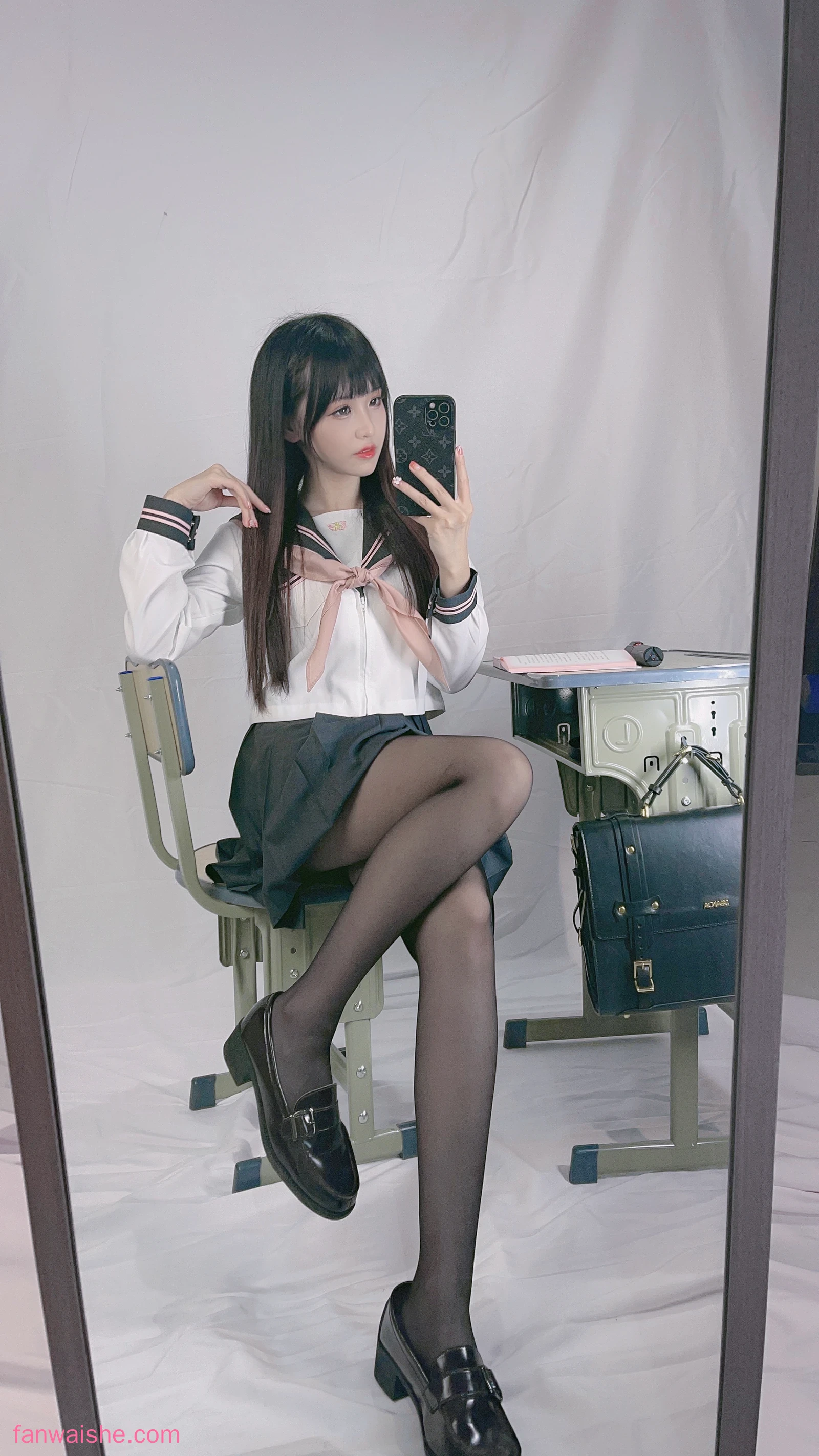 miko酱ww miko酱ww NO.61 - 自拍系列mikoの黑丝02