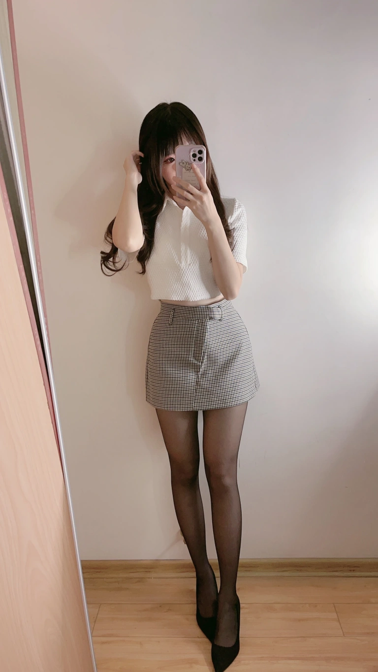 miko酱ww《自拍系列mikoの黑丝03》主题写真：185张全套美图