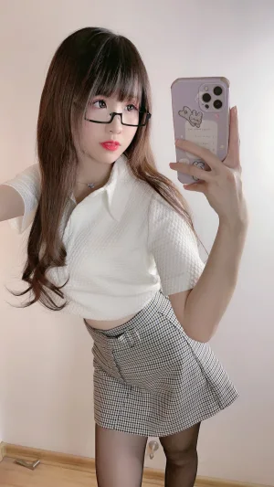 miko酱ww《自拍系列mikoの黑丝03》主题写真：185张全套美图