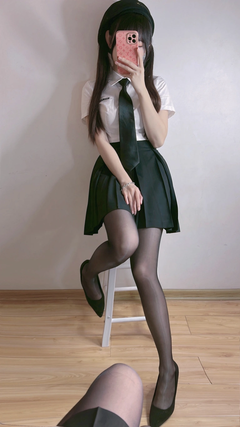 miko酱ww《自拍系列mikoの黑丝04》主题写真：182张全套美图