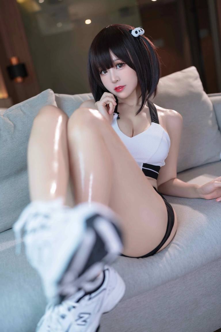 miko酱ww《蛋白大熊猫》主题写真：20张全套美图