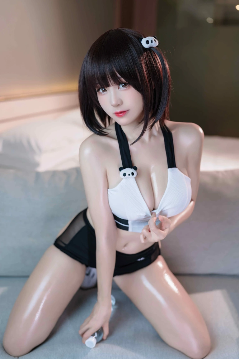 miko酱ww《蛋白大熊猫》主题写真：20张全套美图