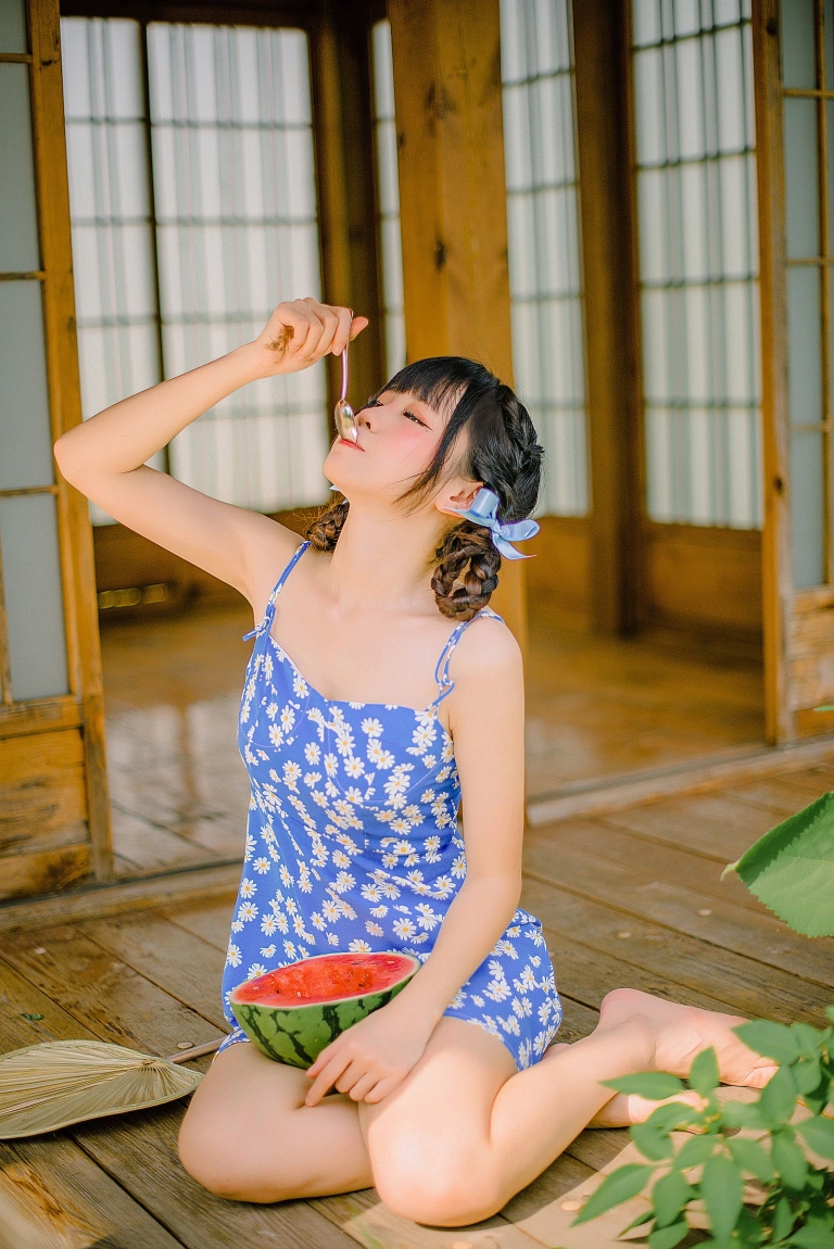 miko酱ww《夏日回忆》主题写真：57张全套美图