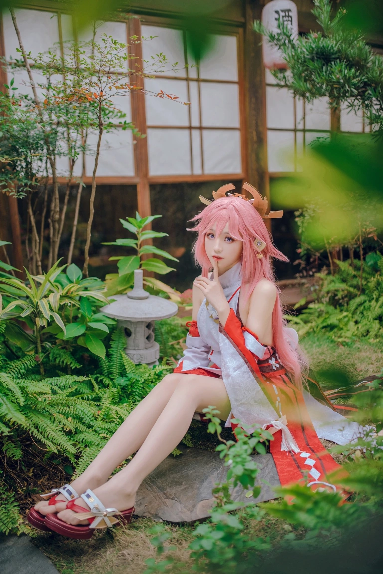 miko酱ww《八重神子》主题写真：31张全套美图