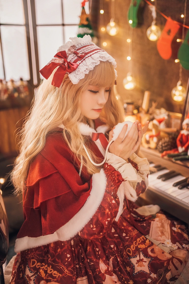 miko酱ww《暖屋里的少女》主题写真：29张全套美图