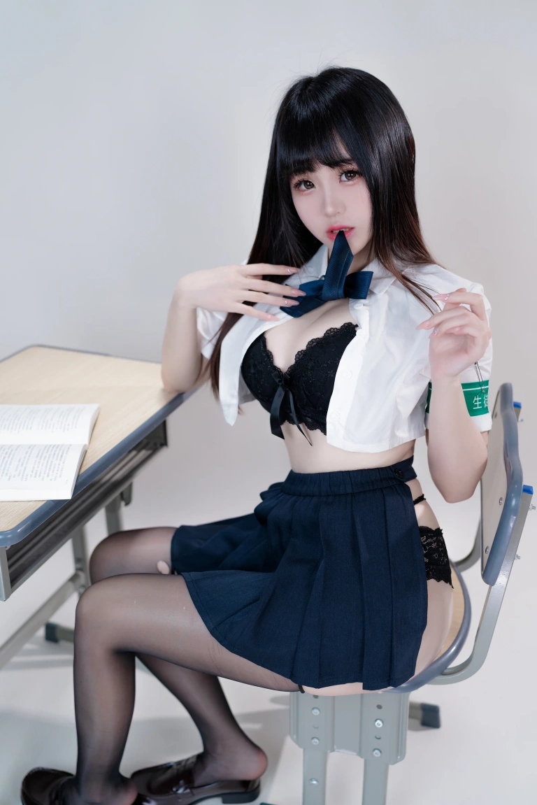 miko酱ww《mikoの风纪委员》主题写真：40张全套美图