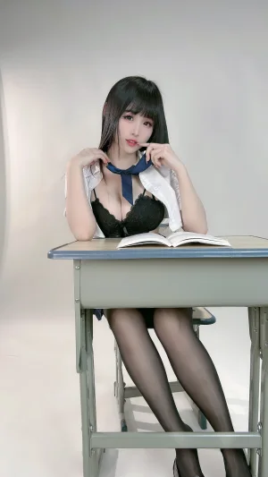 miko酱ww《mikoの风纪委员》主题写真：40张全套美图