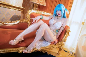 miko酱ww《NIKKE：胜利女神 海伦礼服》主题写真：39张全套美图