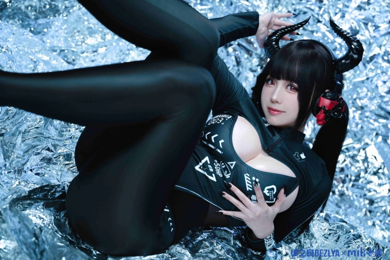 miko酱ww《机械姬》主题写真：25张全套美图