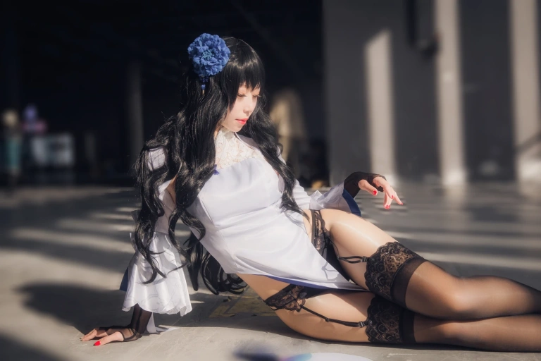 Money冷冷《95式玉玲珑》主题写真：6张全套美图