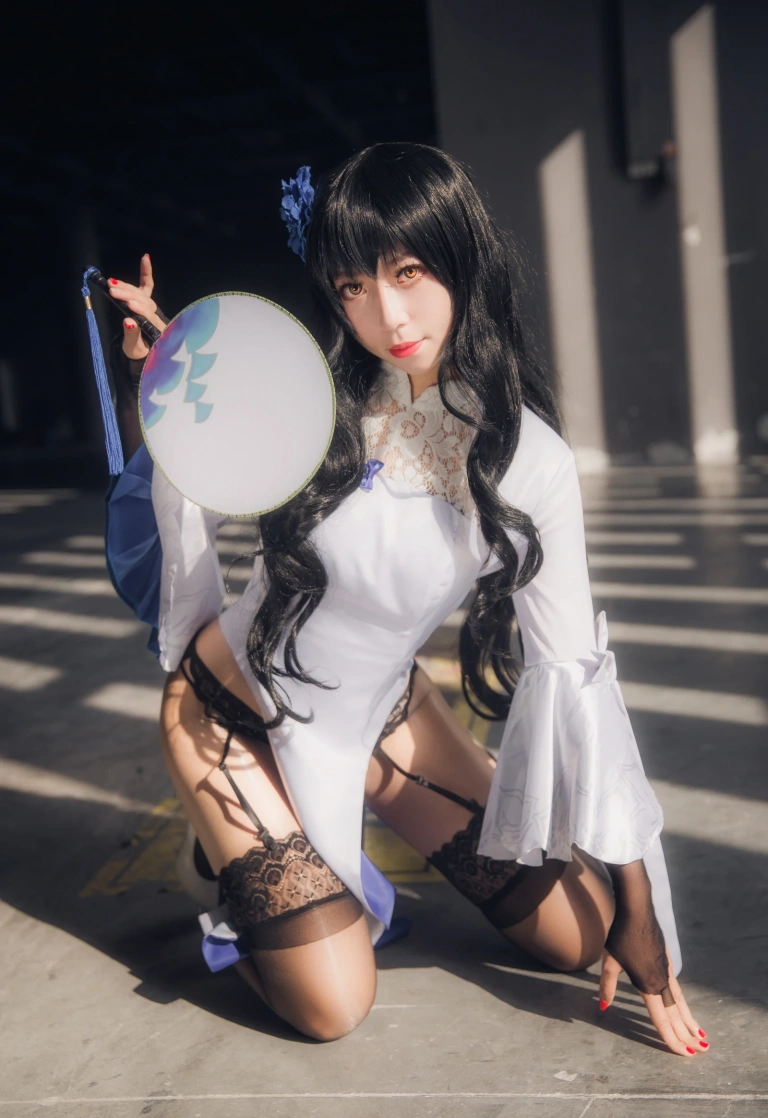 Money冷冷《95式玉玲珑》主题写真：6张全套美图