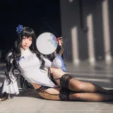 Money冷冷《95式玉玲珑》主题写真：6张全套美图