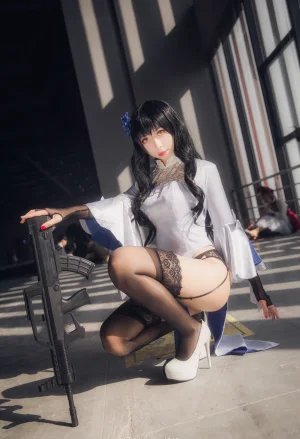 Money冷冷《95式玉玲珑》主题写真：6张全套美图
