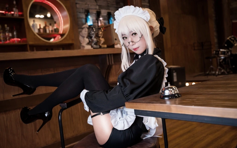 Money冷冷《黑呆女仆》主题写真：12张全套美图