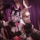 Money冷冷《贞德》主题写真：8张全套美图