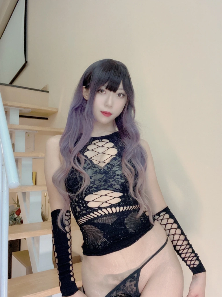 Money冷冷《花花网衣》主题写真：89张全套美图，含3个视频