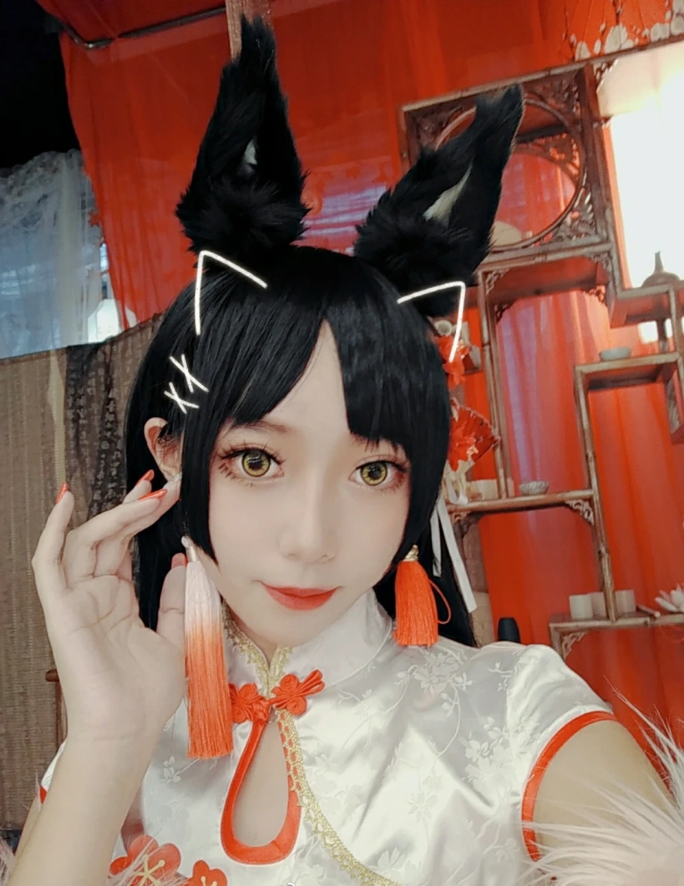 Money冷冷《高雄红旗袍》主题写真：15张全套美图