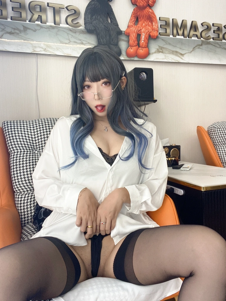 Money冷冷《白衬衫》主题写真：84张全套美图，含2个视频