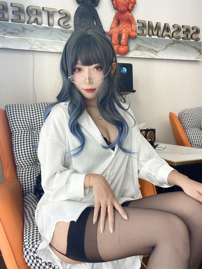 Money冷冷《白衬衫》主题写真：84张全套美图，含2个视频