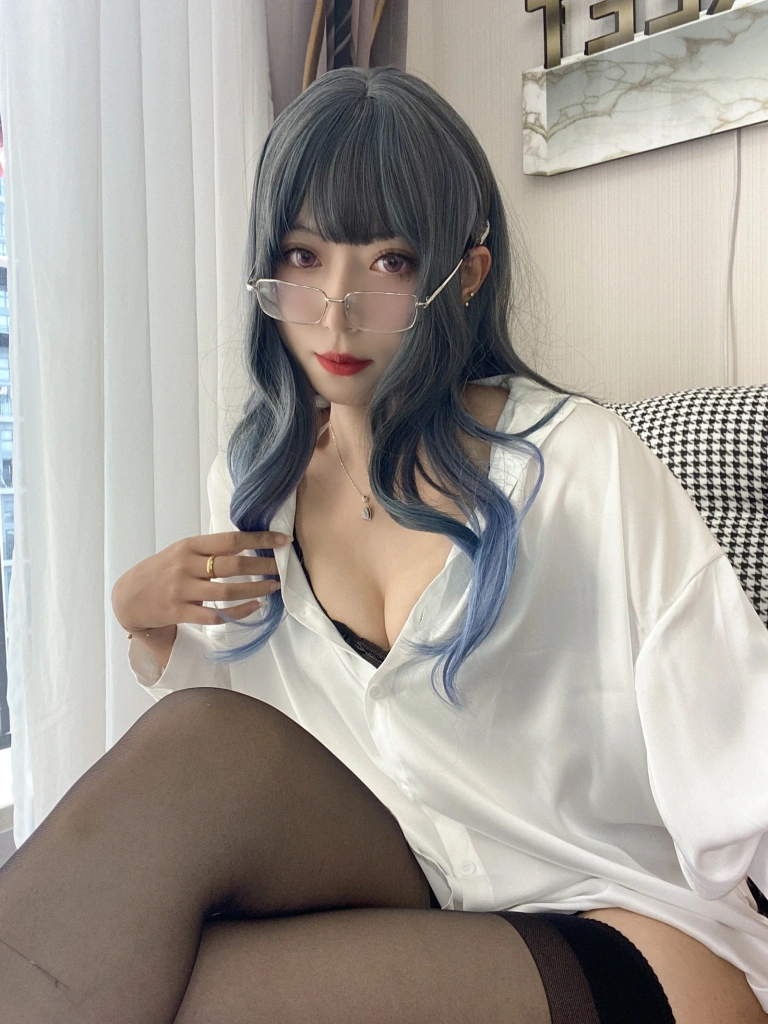 Money冷冷《白衬衫》主题写真：84张全套美图，含2个视频